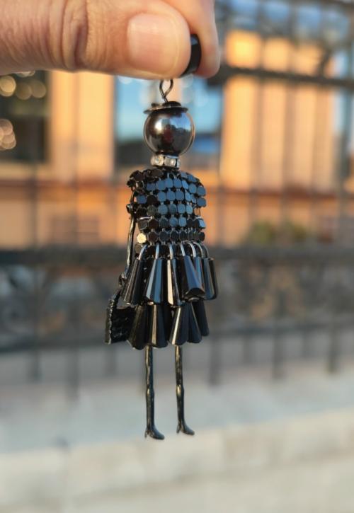 История необыкновенной моно - серьги Модная Девочка. 02 История необыкновенной моно - серьги Модная Девочка. 02