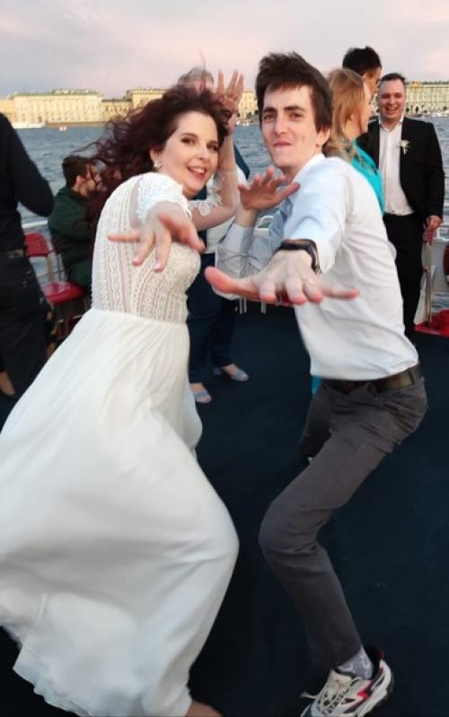 На днях Стася прислала официальные фото со свадьбы - сижу, рассматриваю, вспоминаю. 05