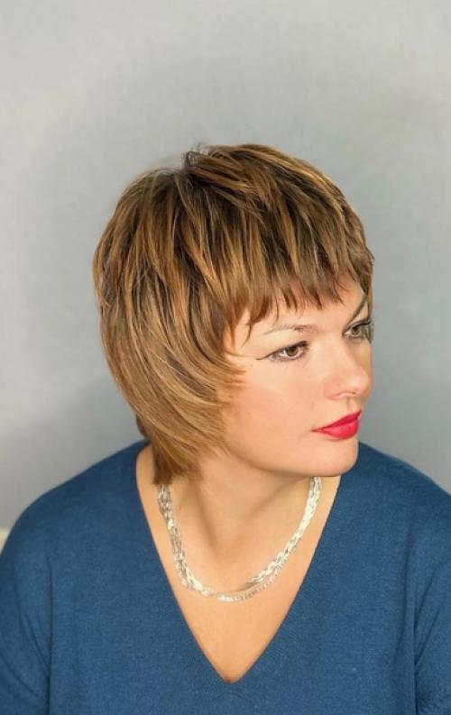 Самый лучший способ изменить своё настроение это поменять свою причёску. 01