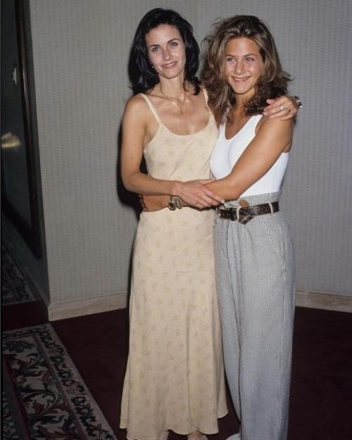 Дженнифер и Кортни. 03