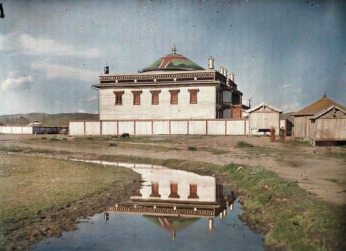 Есть у меня небольшое хобби - рыскать по интернету в поисках архивных фото народов Востока рубежа XIX - XX веков. 04