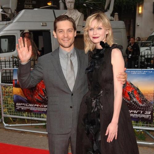 Эти звезды нереальный фурор на красных дорожках производили. 05