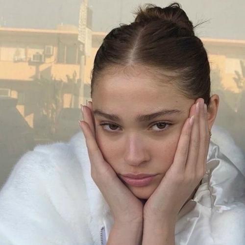 101025: женская прическа, которая становится трендом заграницей. 08