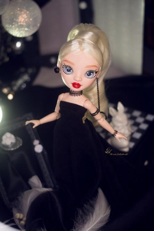 Спасибо судьям за высокие оценки, это задание меня действительно вдохновило решилась изменить дели причёску, чтоб сделать её более формальной. 03