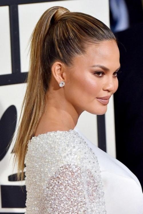 Высокий хвост. Высокий гладкий или пушистый хвост снова в моде. 03