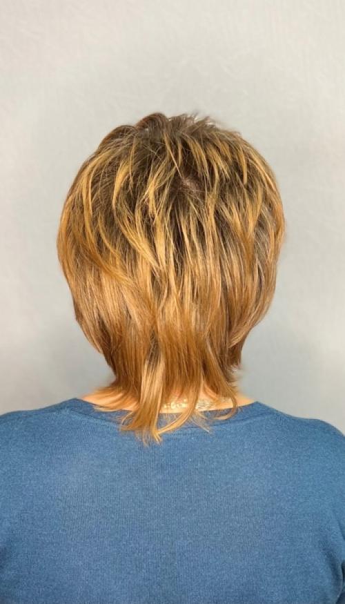 Самый лучший способ изменить своё настроение это поменять свою причёску. 04