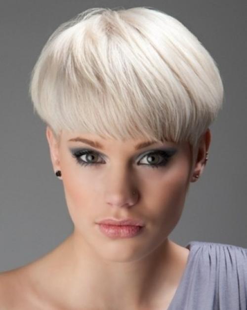 Многие девушки постоянно интересуются, какую стрижку выбрать. 03