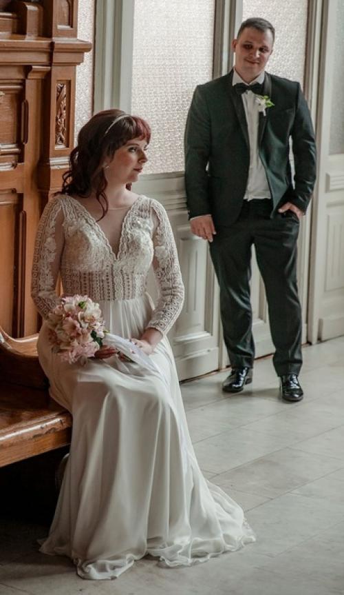 На днях Стася прислала официальные фото со свадьбы - сижу, рассматриваю, вспоминаю. 02