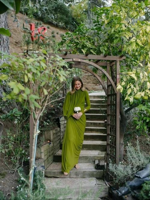 Сводная сестра джиджи и Беллы Алана вышла замуж. 07