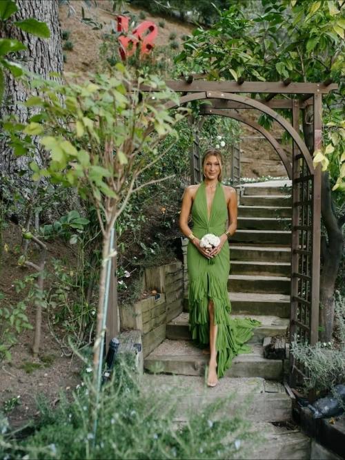 Сводная сестра джиджи и Беллы Алана вышла замуж. 06