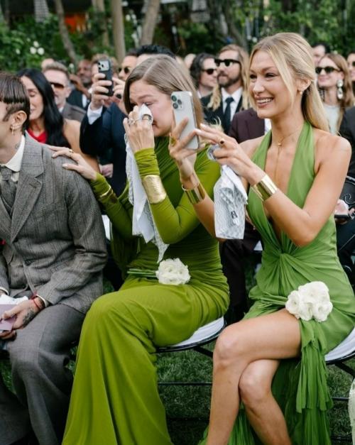 Сводная сестра джиджи и Беллы Алана вышла замуж. 03