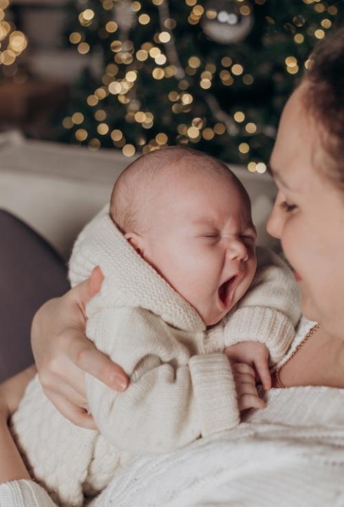 Таким образом, если в вашей семье появился малыш, то новогоднее время, самое волшебное, чтобы сделать ему первые художественные фотографии! 06