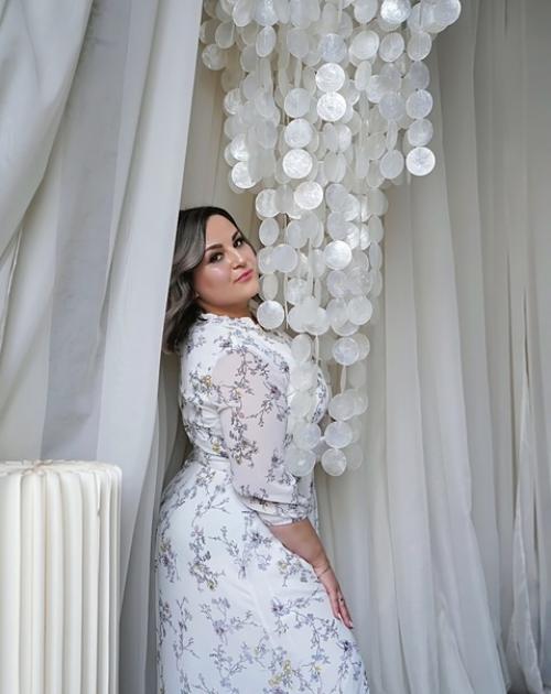 Готовясь к съёмкам и зная какие будут локации, следует продумать свой образ, подобрать одежду, прическу, тематику. 01