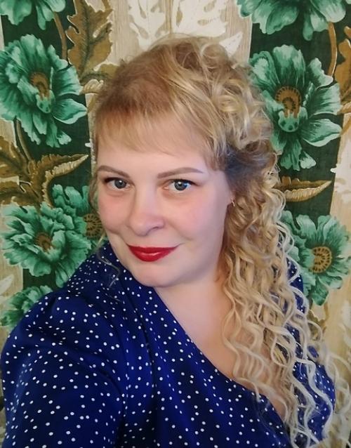 Красивая причёска способна восхитить любую девушку, наполнить её сердце радостью и светом. 02