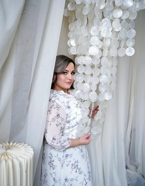 Готовясь к съёмкам и зная какие будут локации, следует продумать свой образ, подобрать одежду, прическу, тематику. 04