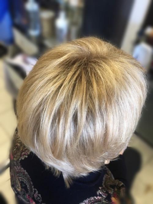 И кто сказал, что на короткие волосы нельзя сделать модное окрашивание! 01