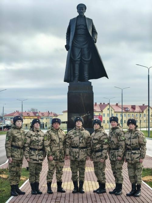 Макан официально ушёл в армию - появились первые фото рэпера на службе. 01