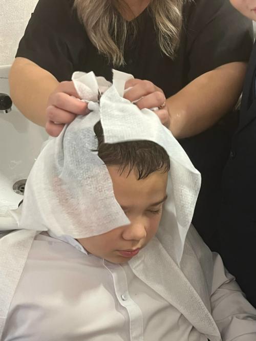 Стрижка, укладка, завивка: четвероклассники примерили на себя роль парикмахеров. 04