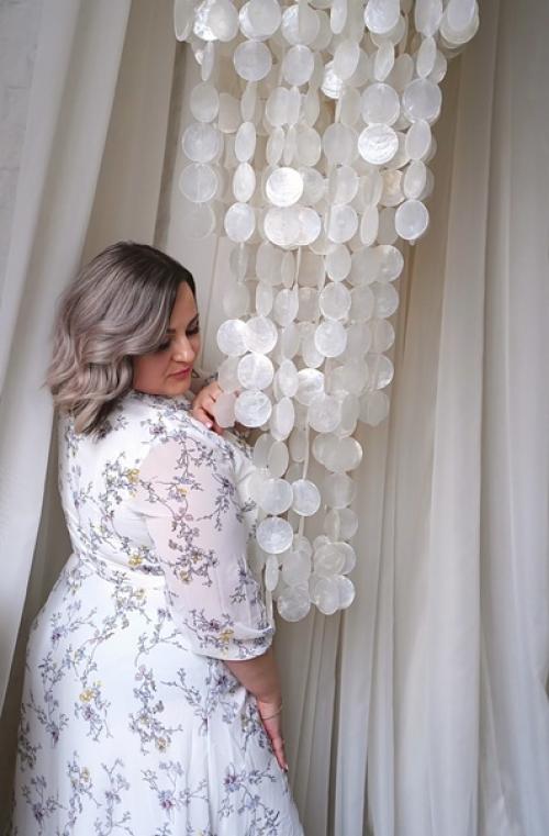 Готовясь к съёмкам и зная какие будут локации, следует продумать свой образ, подобрать одежду, прическу, тематику. 05