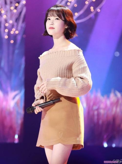 News?   IU отстригла свои длинные волосы. 05