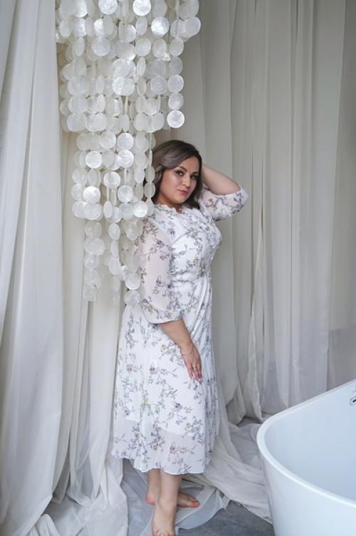 Готовясь к съёмкам и зная какие будут локации, следует продумать свой образ, подобрать одежду, прическу, тематику. 03