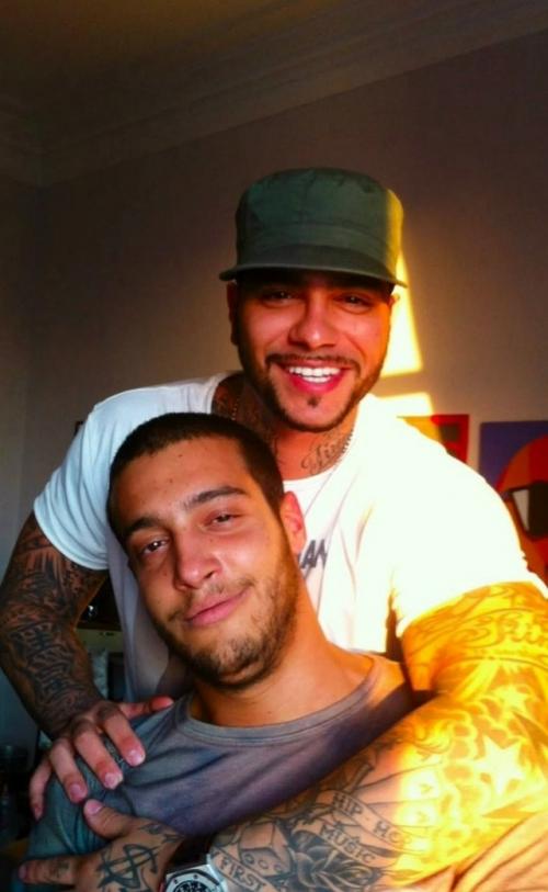 Мама Тимати Симона рассказала, почему редко общается с сыновьями. 01