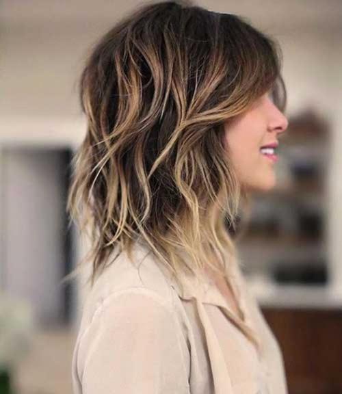 Лишь в том случае, если вы следите за движением модных тенденции, то точно заметили, как текстурные стрижки завоёвывают всё больше сердец! 05