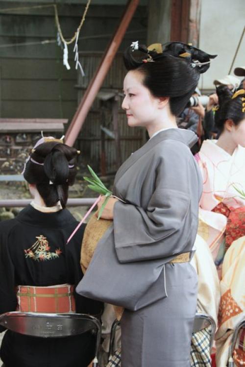 Куси - мацури: с благодарностью к расческе. 05