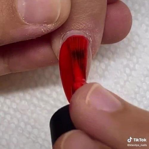 Иногда и такие ногти мастера маникюра могут увидеть! 03