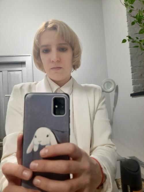 И как же без фото - селфи просто в гримерной. 02