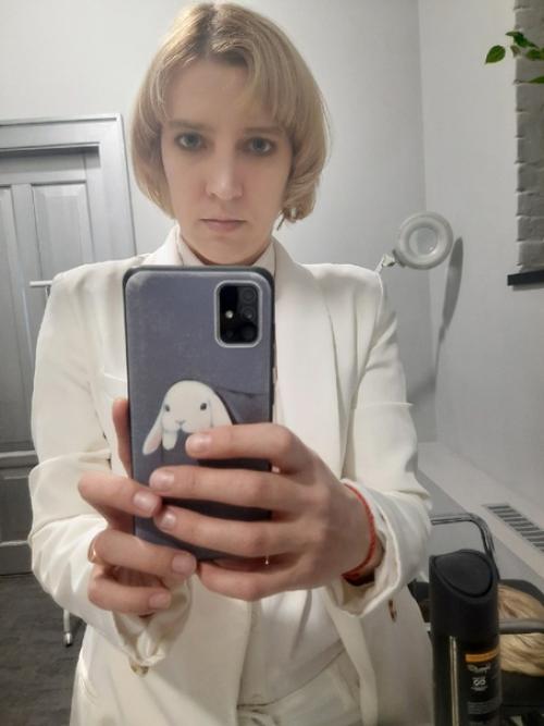 И как же без фото - селфи просто в гримерной. 01