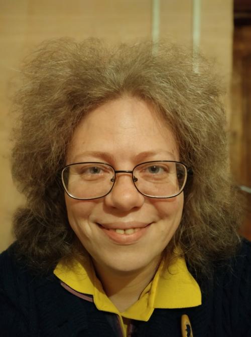 Пушистик вернулся, кудри на свободе, ура.

