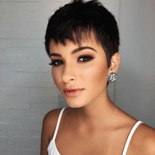 Самые модные челки 2021-2022: лучшие стрижки с челками на фото. 04