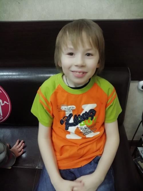 Стригла сыновей.  Заказала модную модельную детскую стрижку обоим. 05