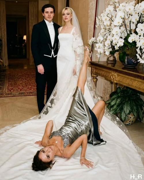 Стало известно, как Виктория Бекхэм портила свадебный танец. 04