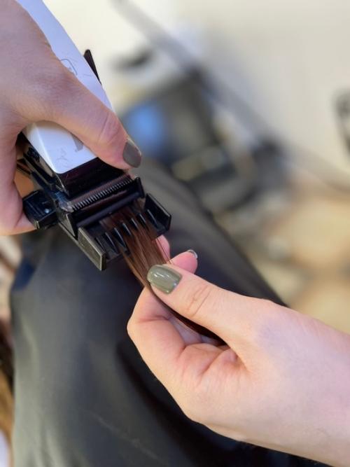 Я очень долго думала, чем бы я ещё хотела заниматься помимо причёсок и укладок. 01