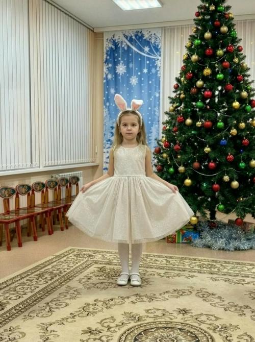 Это ужасно, по другому я не могу сказать, спасите фото с нового года. 01