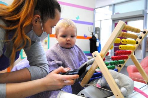 Первая стрижка дениса прошла в приятной дружественной атмосфере! 01