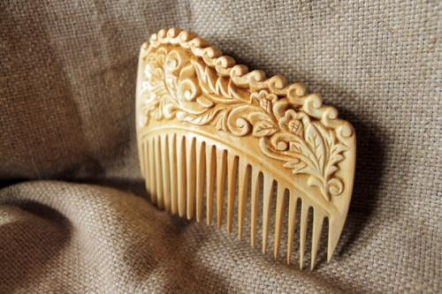 Магия гребня. Кто и когда придумал гребешок, круглую Гребенку, а потом расческу с ручкой, мы уже, наверное, не узнаем. 09
