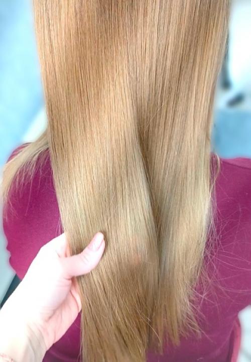 Желание создать объём и тем самым себя преобразить заставляет женщин ежедневно накручивать и укладывать волосы, делать начёсы. 06