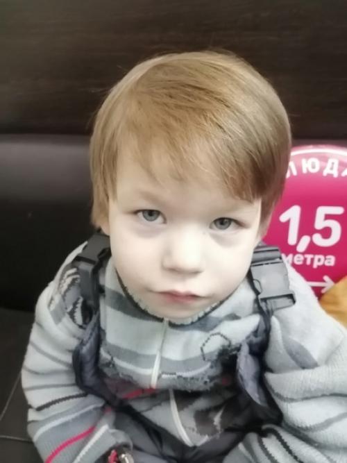 Стригла сыновей.  Заказала модную модельную детскую стрижку обоим. 02