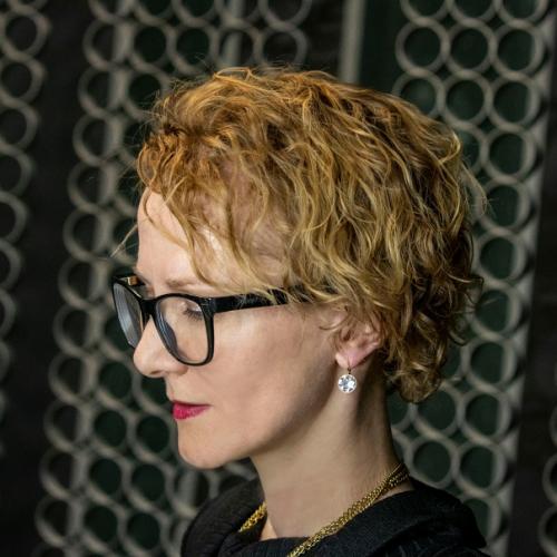 Конечно биозавивка - хорошее решение для тонких волос. 03