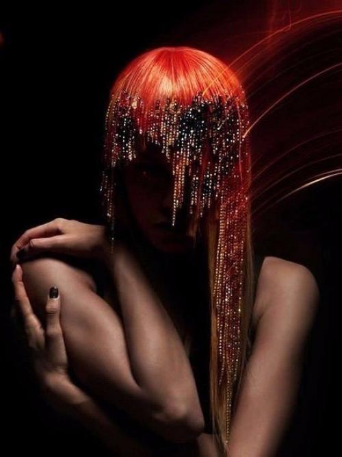 Когда заходит речь о бисере, мы представляем украшения, заколки, колье и браслеты. 05