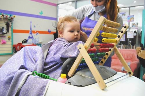 Первая стрижка дениса прошла в приятной дружественной атмосфере! 02