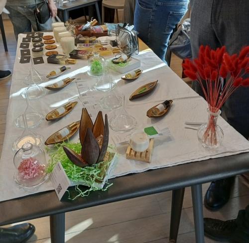 Солнышко.  И сразу хочется гулят, новую стрижку, обновки и. духи. 04