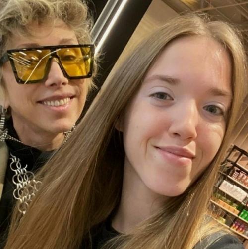 Елена воробей показала, как изменилась её дочь после тяжёлых операций. 02