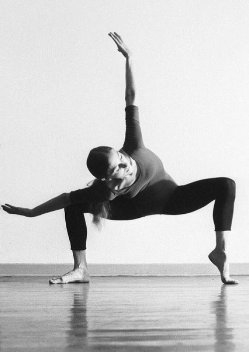 В одном из интервью, за восемь лет до смерти, Пина бауш призналась, что до сих пор, в 61 год, ощущает себя ребенком. 01