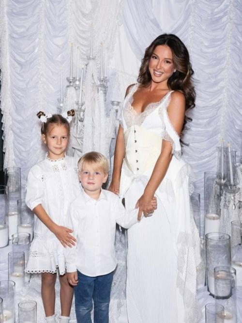 У Нюши новый роман. 

