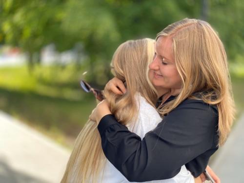 У моей дочери всегда были длинные, густые, красивые волосы до пояса. 01 У моей дочери всегда были длинные, густые, красивые волосы до пояса. 01