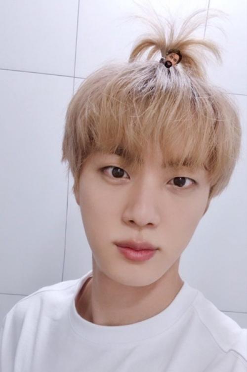 Джин пришел поиграть с внуком ли ёнбока. 01